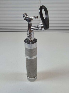 WELCH ALLYN OTOSCOPE MODEL 717 NO BATTERY UNTESTED